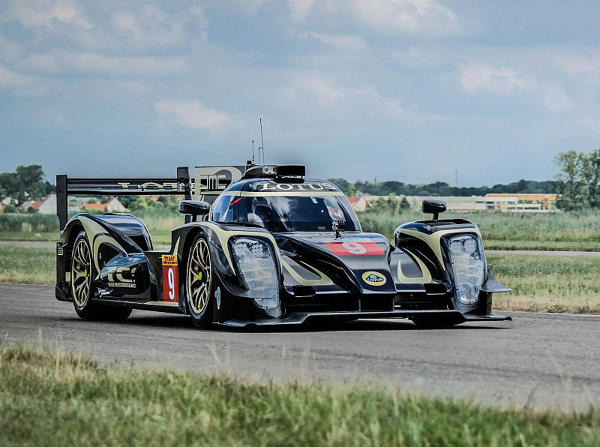 Lotus voert shakedown uit op een vliegveld in Duitsland